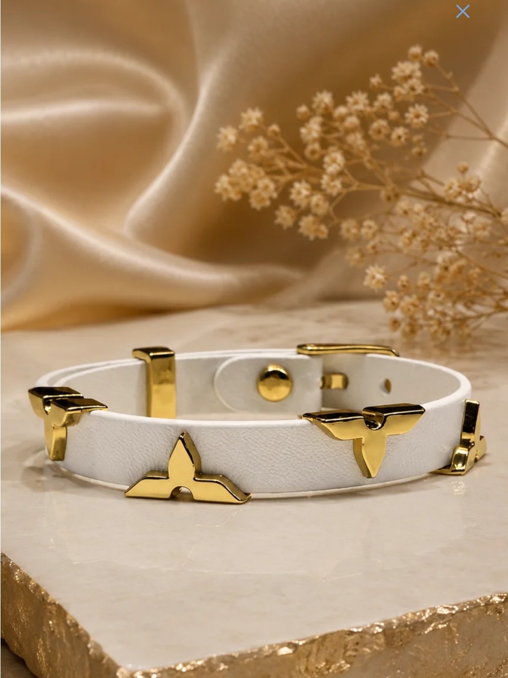 Leather belt Bracelet in white with Gold Accents